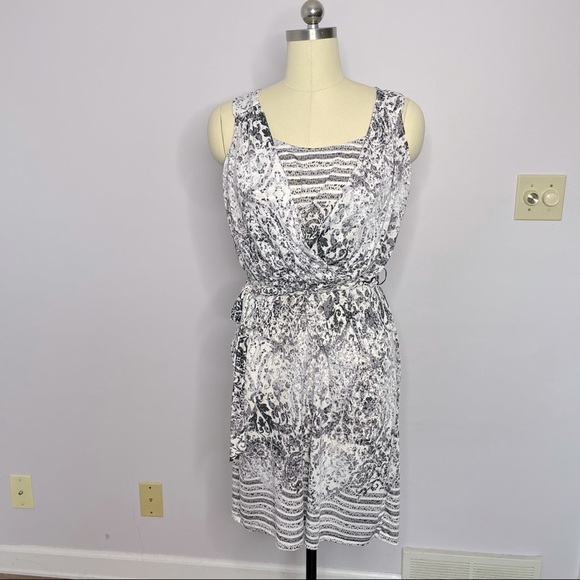 Studio West Apparel Fleur de Lis Faux Wrap Dress- Size M- NWT - Picture 1 of 9